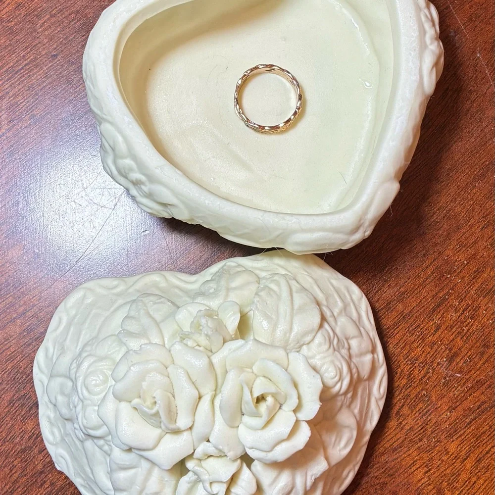 Albert Price Bisque Porcelain Rose Trinket Box • Heart Jewelry Keepsake